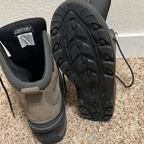 Columbia Winter Boots - Picture 2 of 2